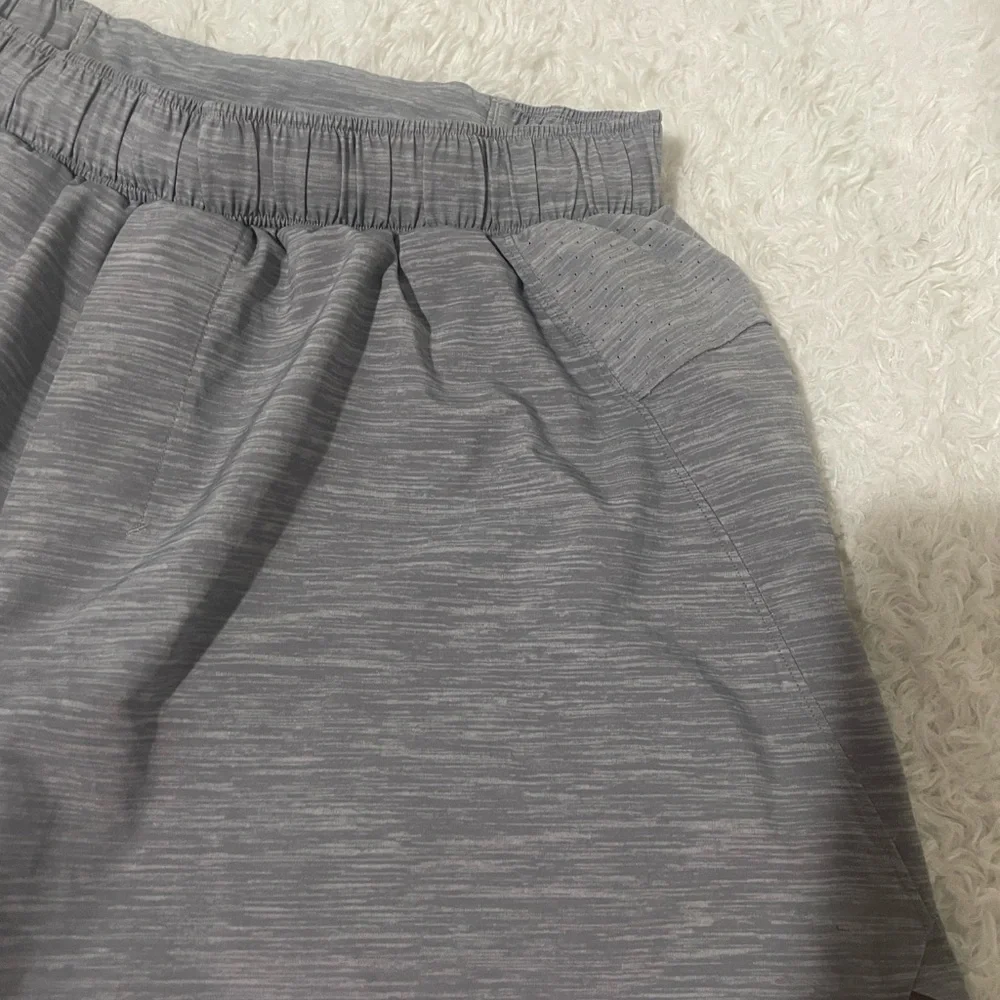 Lululemon Gray men’s Shorts